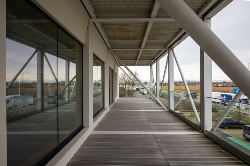 Roeselare – centrum : Kantoorruimte van 306m² bruto en terras op commerciële ligging Image