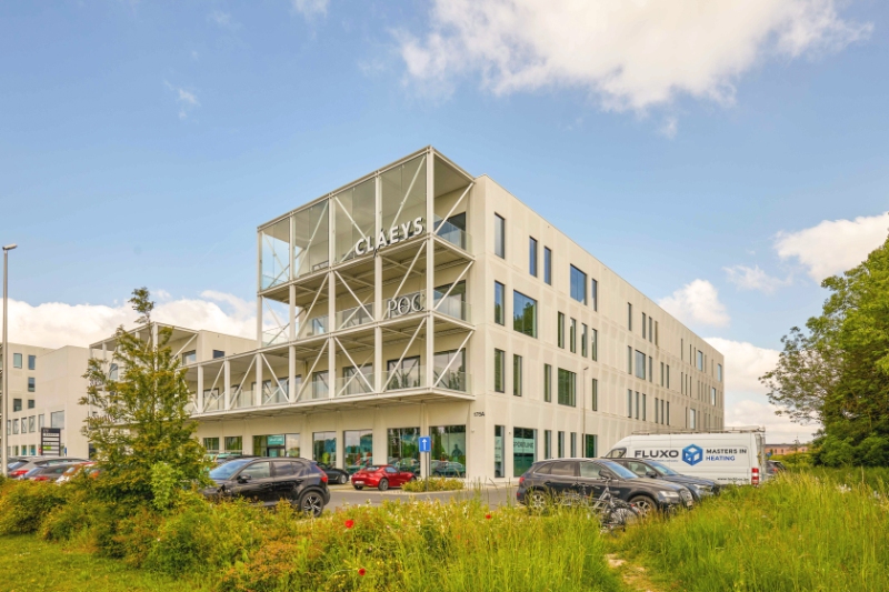 Roeselare – centrum : Kantoorruimtes van in totaal 535m² bruto en terrassen op commerciële ligging Image